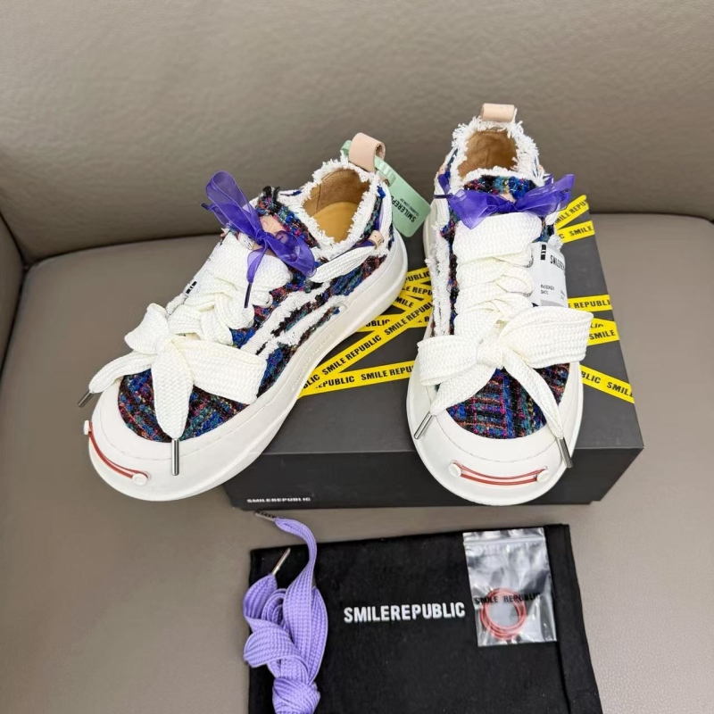 Smilerepublic Canvas Shoes